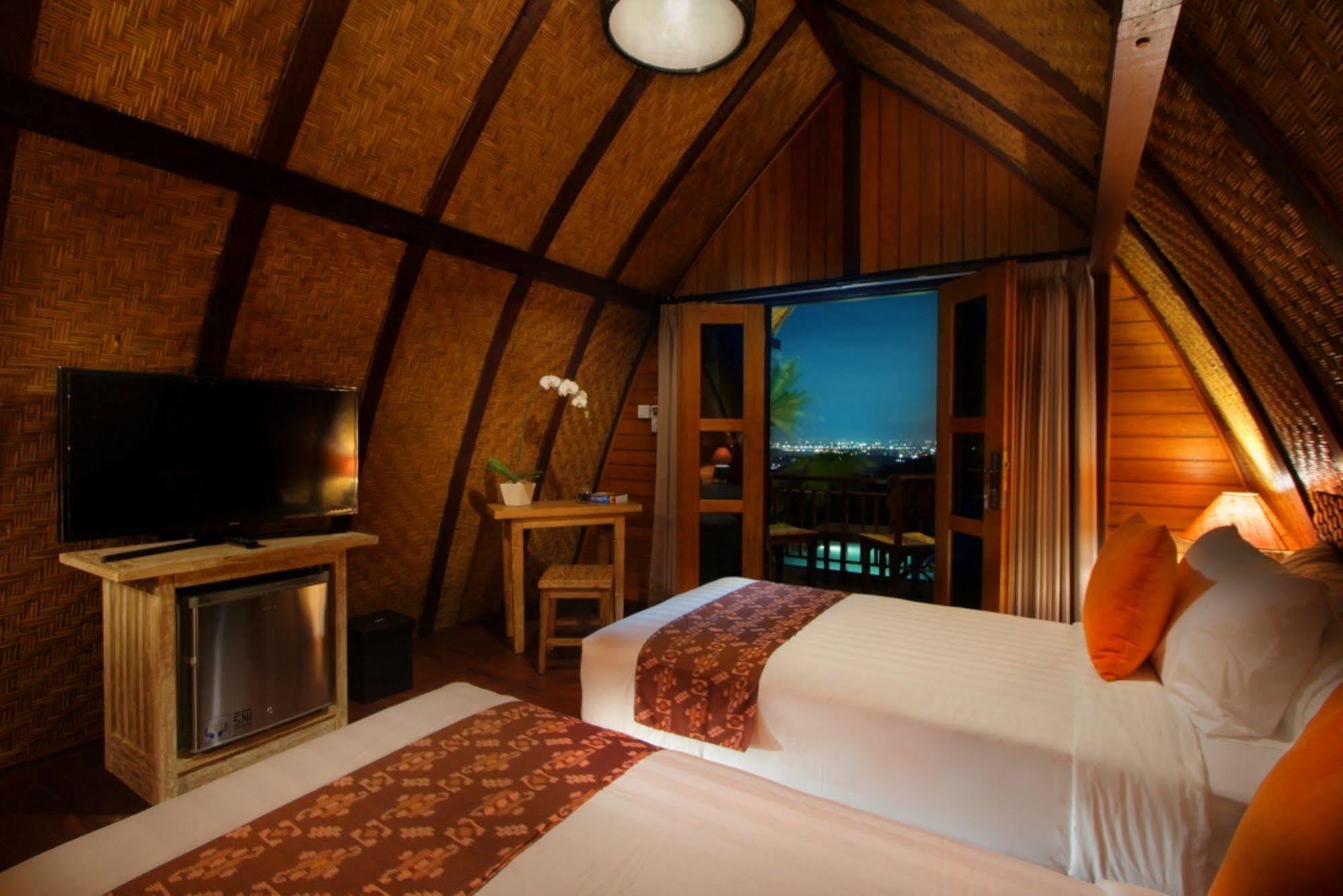 The Kirana Ungasan Jimbaran Exterior foto
