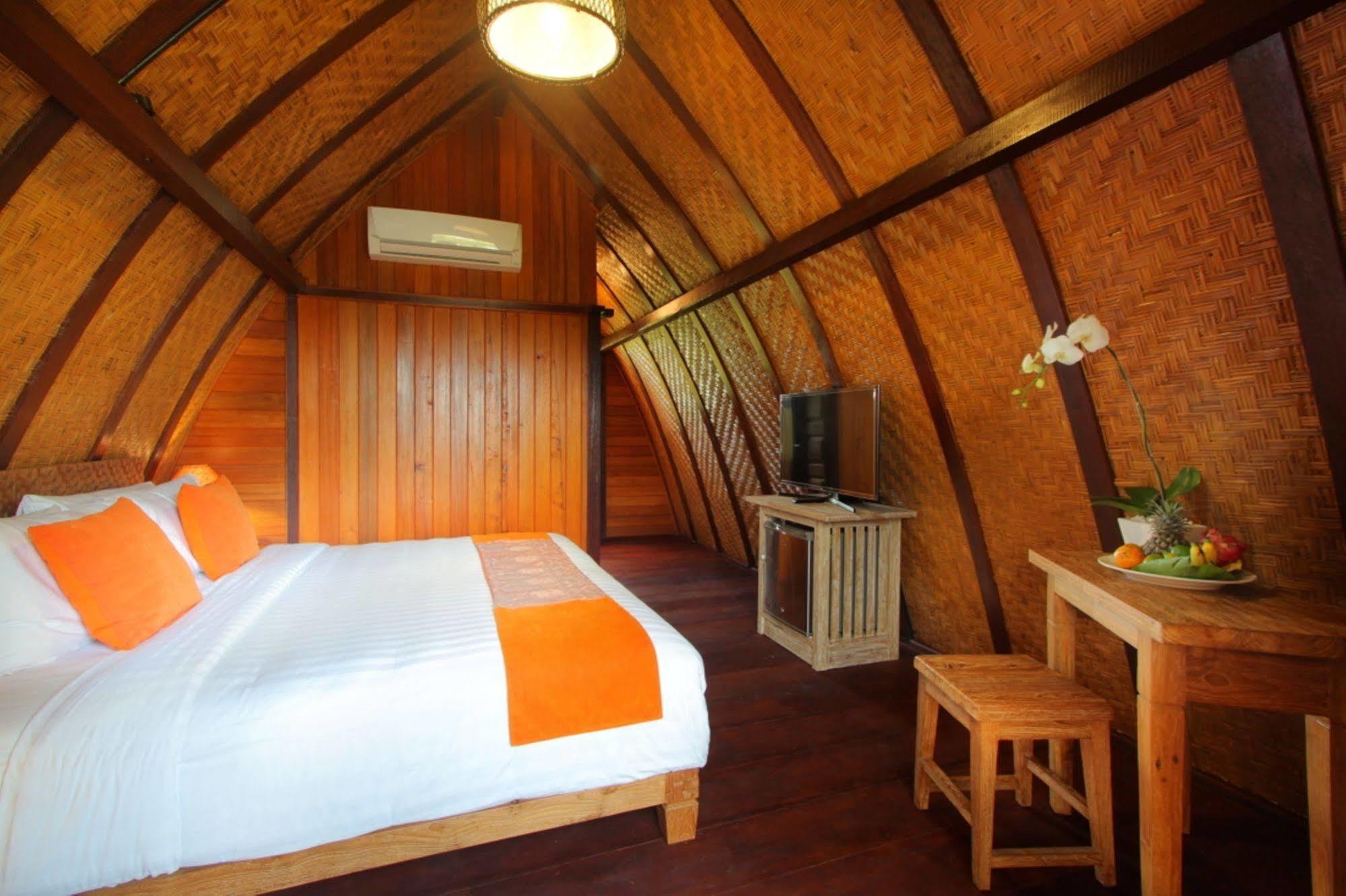 The Kirana Ungasan Jimbaran Exterior foto