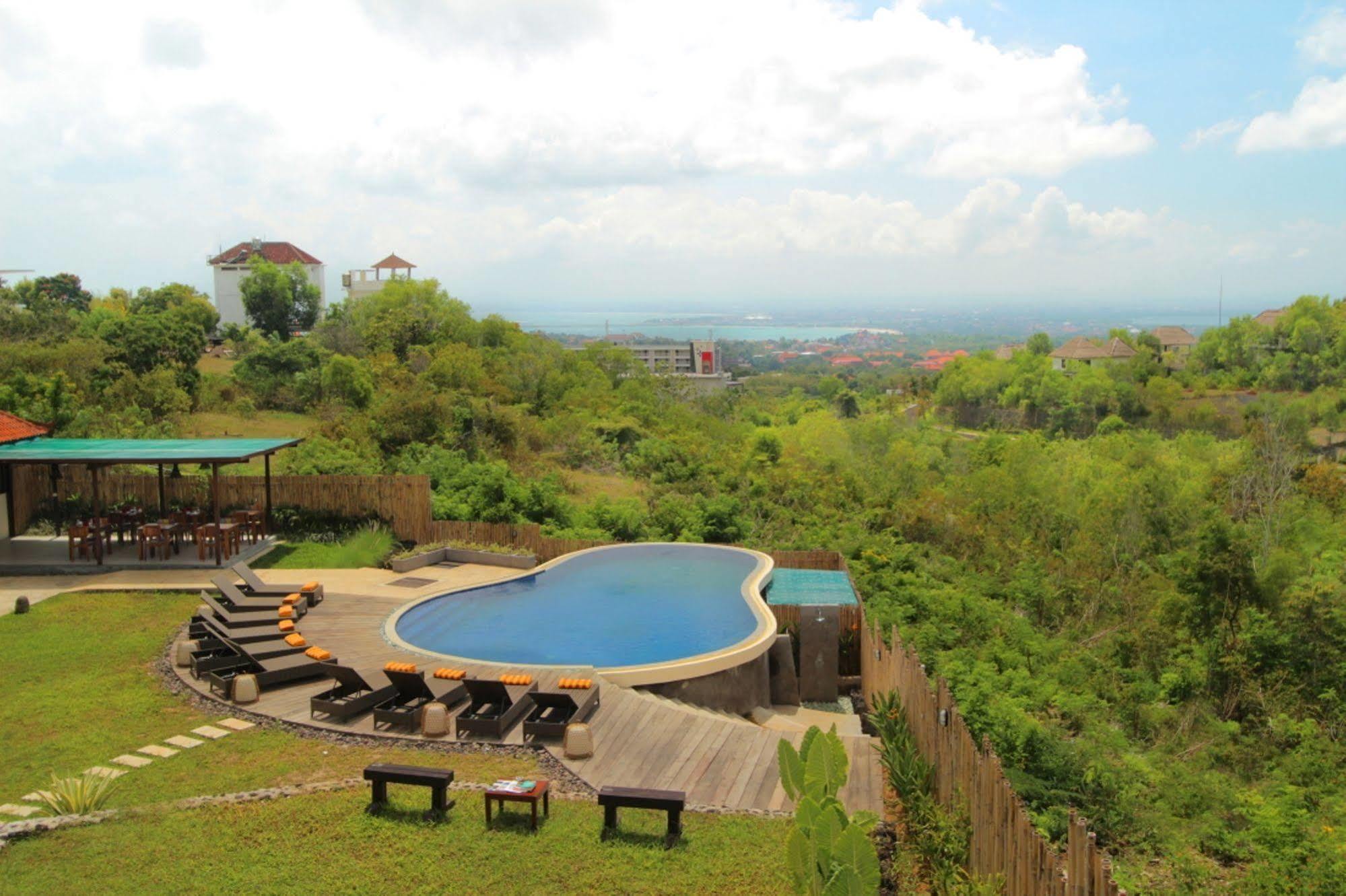 The Kirana Ungasan Jimbaran Exterior foto