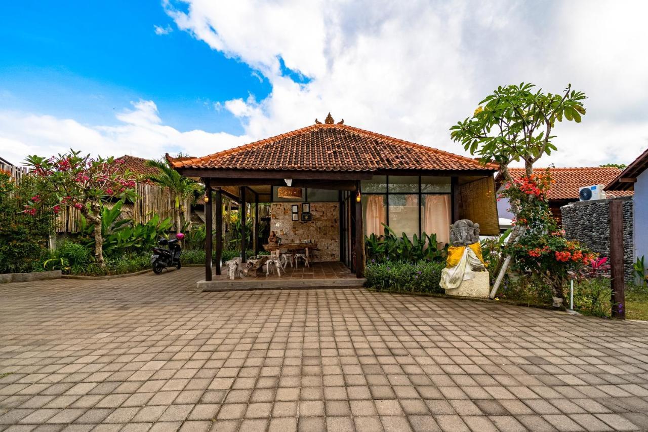 The Kirana Ungasan Jimbaran Exterior foto
