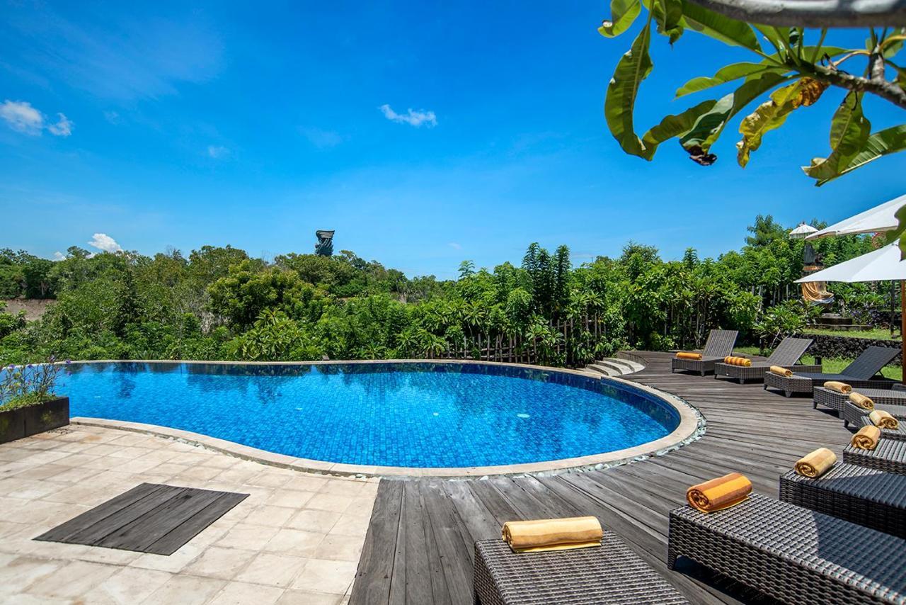 The Kirana Ungasan Jimbaran Exterior foto
